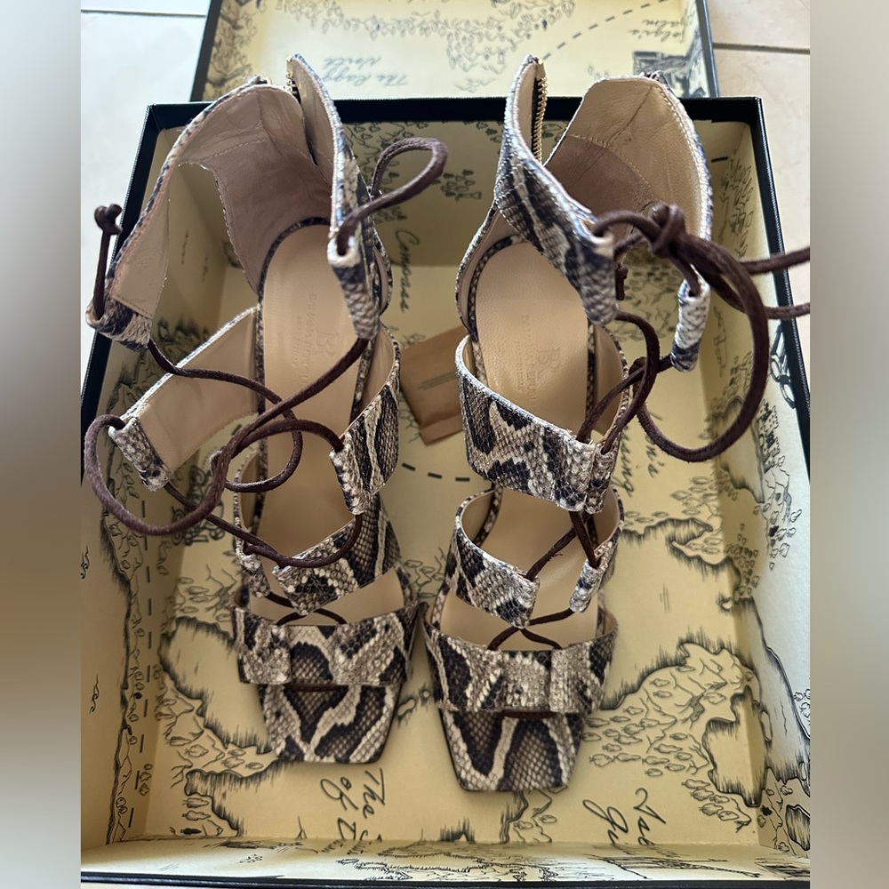 Brand new in box, Banana Republic python, leather block heel. - Picture 5 of 10